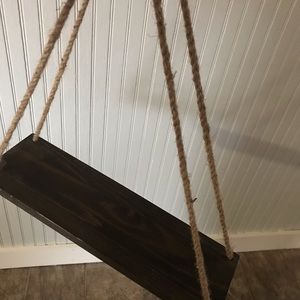 Hanging shelves set of 2